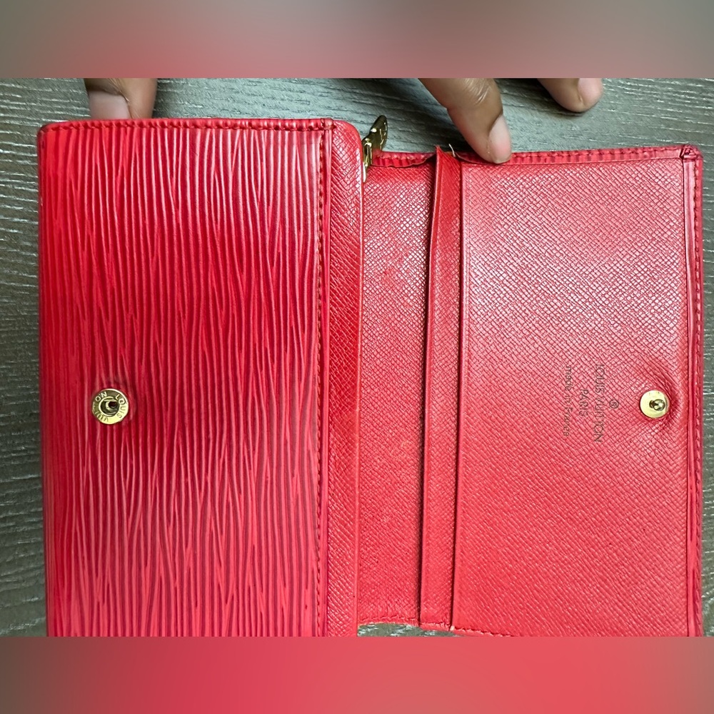 Wallet - Picture 2 of 11